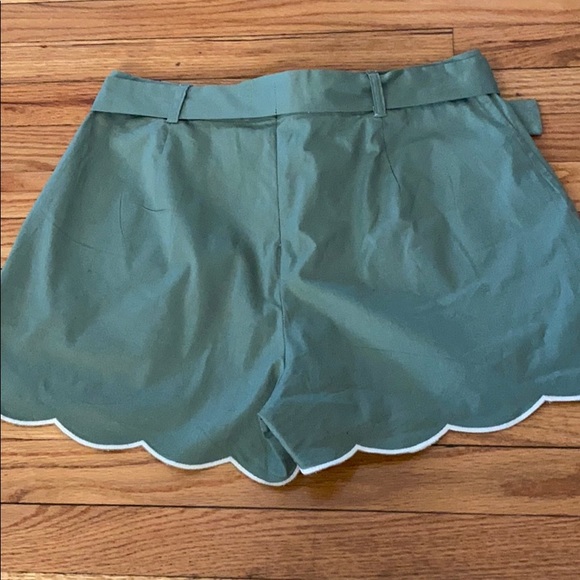 BP Army Green M Scalloped Shorts NWOT - Picture 6 of 6